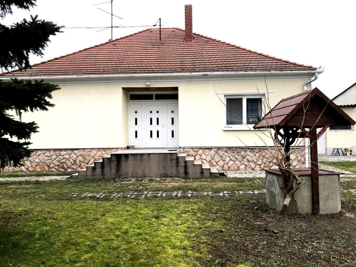 Elvira Vendeghaz Apartment Kisbodak Екстериор снимка