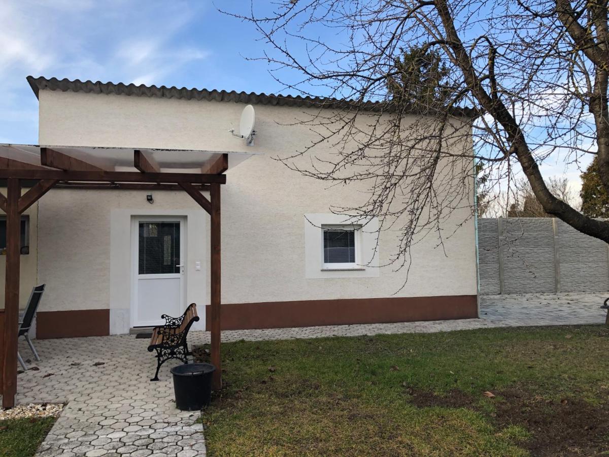 Elvira Vendeghaz Apartment Kisbodak Екстериор снимка
